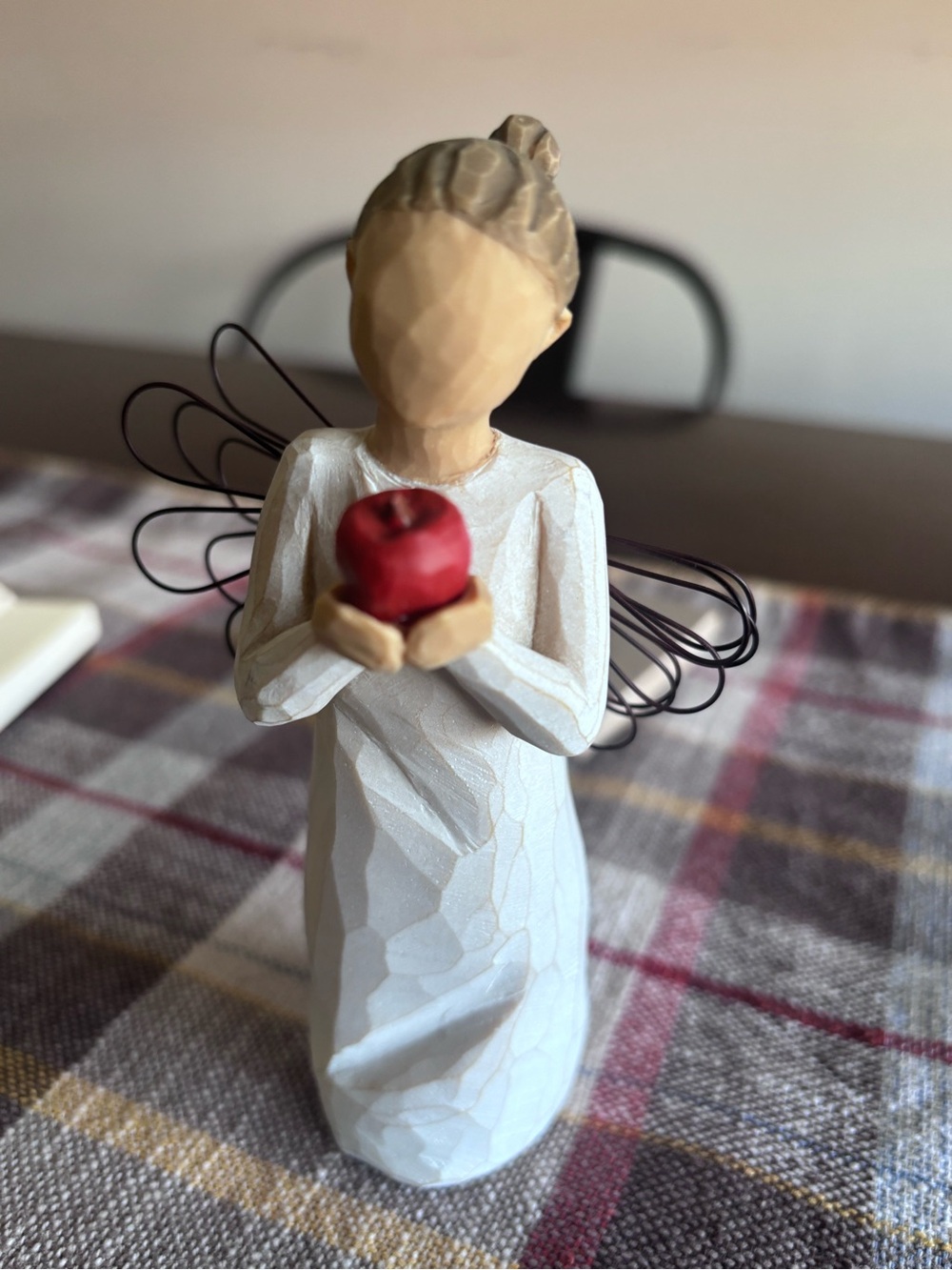 Willow Tree TEACHER White Angel with Red Apple and Wire Wings